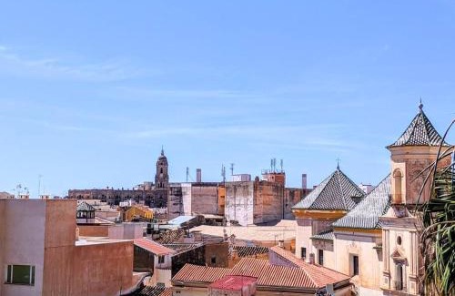San Felipe Neri Apartamento | Historical center flat with pool, tennis & parking