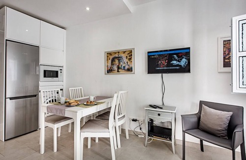 Tavira Casa | Historical center of Tavira-2 bedroom house with large terrace, garage&free Wifi