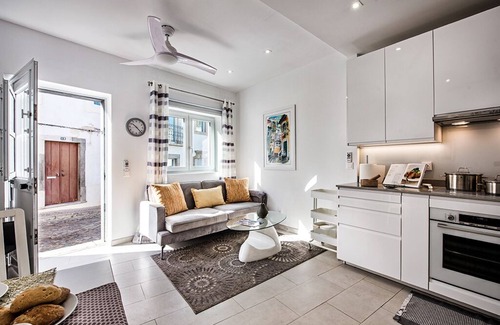 Tavira Casa | Historical center of Tavira-2 bedroom house with large terrace, garage&free Wifi