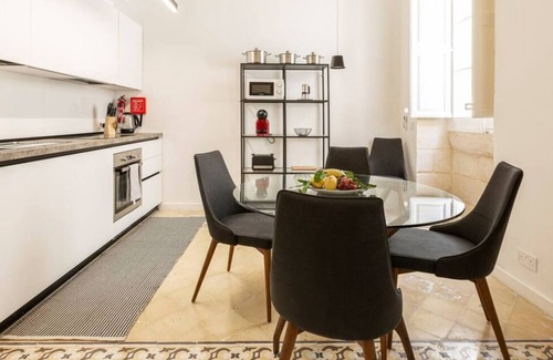 Mdina Old City Casa | Historical Mdina Gem Lux HOME with Rooftop Pool