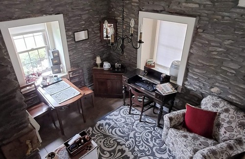 Dauberville Cabaña | Lugar histórico de Plum Creek: encantadora casa de primavera con cocina americana