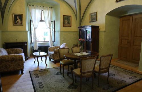 Nepomuk Apartamento | Historické apartmány Zelenohorská pošta
