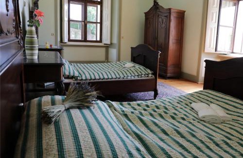 Nepomuk Apartamento | Historické apartmány Zelenohorská pošta