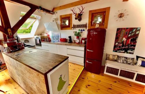 Caputh Apartamento | Historisches Retro Loft 70m2 mit Garten & Seenähe