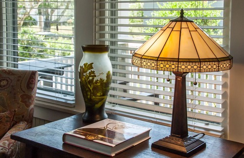 Historic Downtown Manteo Casa | History Loves Company-1920's Arts and Crafts Sears Kit Home-family / dog Friendly