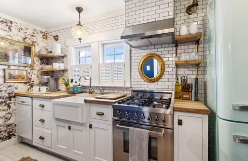 Historic Downtown Franklin Casa | History Meets Luxury - Dreamy Sweeney Cottage