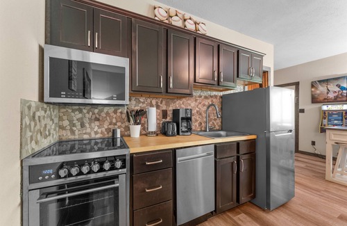 Branson Condominio | Hit a Home Run with Family Fun!Resort hot tub open