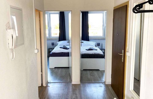 Stadtbezirk West Apartamento | HÖ01 large apartment with dryer and washing machine