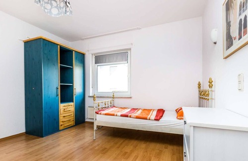 Sieglar Apartamento | HÖ01 large apartment with dryer and washing machine