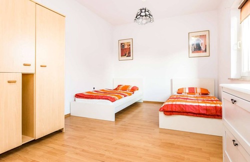 Sieglar Apartamento | HÖ01 large apartment with dryer and washing machine