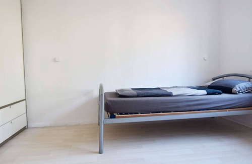 Troisdorf Apartamento | HÖ01 large apartment with dryer and washing machine