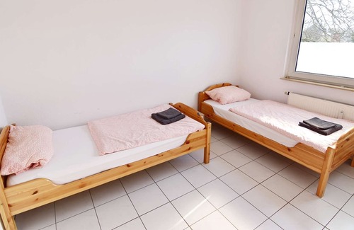 Gremberghoven Apartamento | HÖ01 large apartment with dryer and washing machine