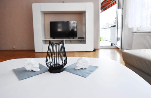 Porz Apartamento | HÖ01 large apartment with dryer and washing machine