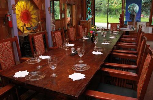 Geyserville Otro | Hobbit Hut