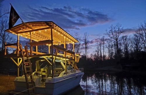 Stanardsville Casa | Hobbithouse at White Lotus Eco Spa Retreat