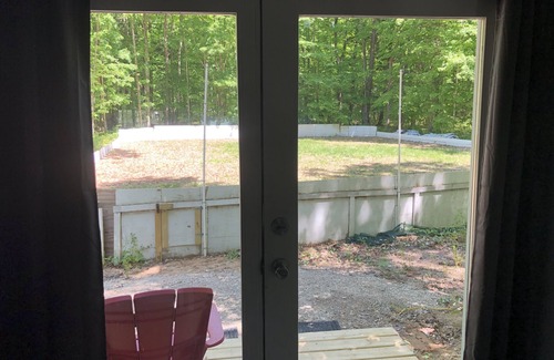 Beulah Apartamento | Hockey Room - Sleeps 7, Two TVs & Wooded Trails