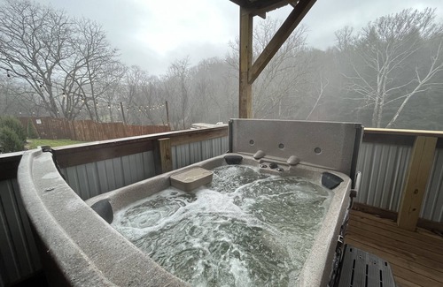Logan Casa | Escapada de lujo de Hocking Hills en Pine Creek Villas: Live Oak Villa