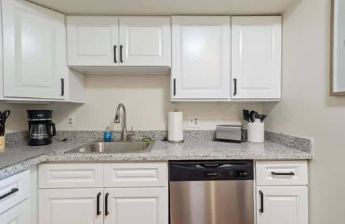 Lubbock Apartamento | Hoff Gardens 37 - 1BR/1BA - Downtown Lubbock