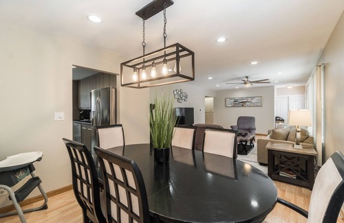 Schaumburg Casa | Hoffman Estates FHS Rental
