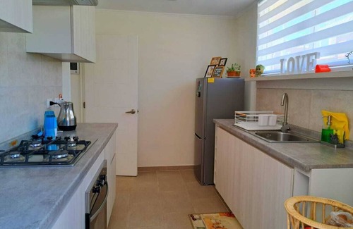 Casablanca Casa | Hogar Entre Viñas: 2D2B Casa nueva con estacionamiento gratuito.