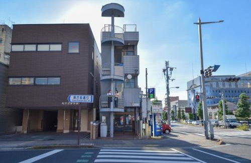 Nishikimachi Apartamento | hoho 高松駅 港近くの1日2組限定の貸切宿 2F 3F