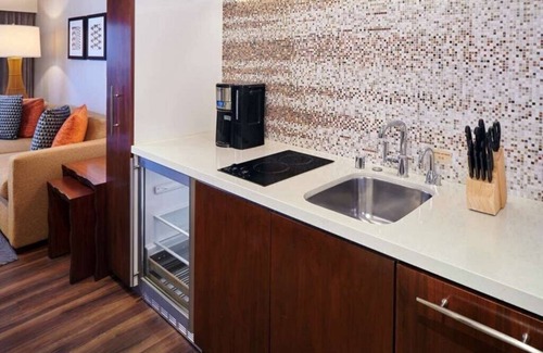 Waikiki Hotel | Hokulani Waikiki, a Hilton Grand Vacations Club - 1 Bedroom Plus - Double Beds - 1DP