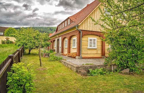 Grossschoenau Apartamento | Holiday home Wiesenhäusel