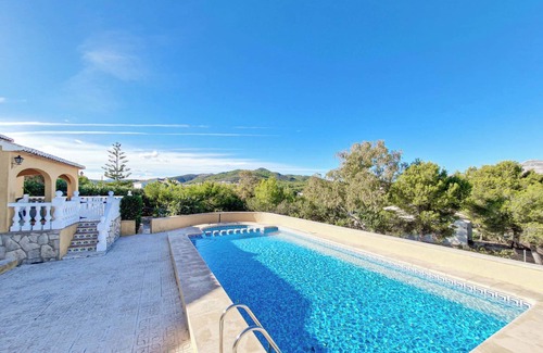 Benitachell Casa | Casa de vacaciones 'Fortunata' con vistas a la montaña, Wi-Fi y aire acondicionado