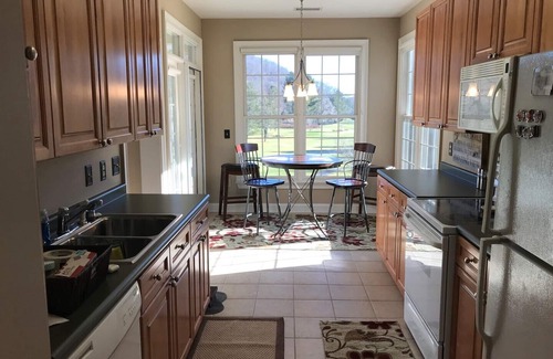 Maggie Valley Condominio | Hole in One Mountain Retreat 2 Bedroom, 2 Bath, Beautiful View,