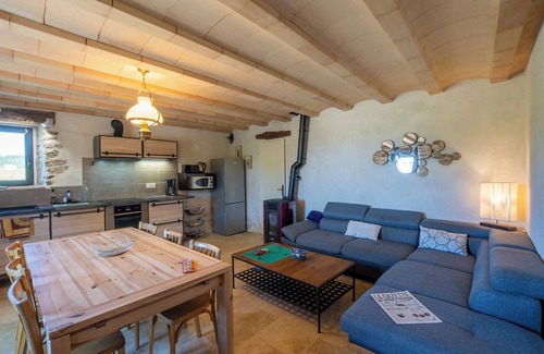 Saint-Sauveur-de-Cruzieres Casa | Casa de vacaciones 'Gîte Les Vignes Au Mas Dujau' con piscina compartida, Wi-Fi y aire acondicionado