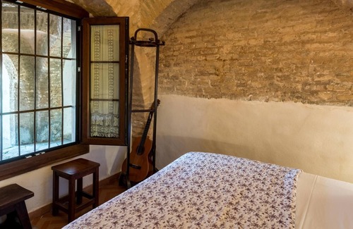 Santa Cruz Villa | Holi-Rent Puerta Judería Singular casa de 4 dormitorios y 4 baños
