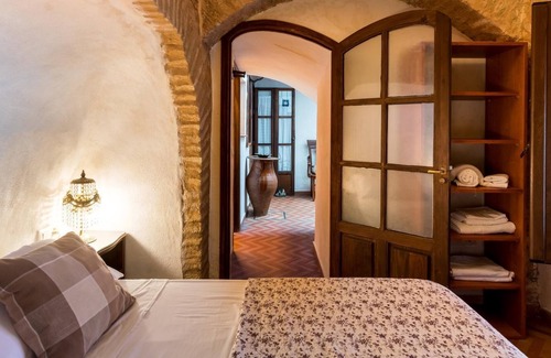 Santa Cruz Villa | Holi-Rent Puerta Judería Singular casa de 4 dormitorios y 4 baños