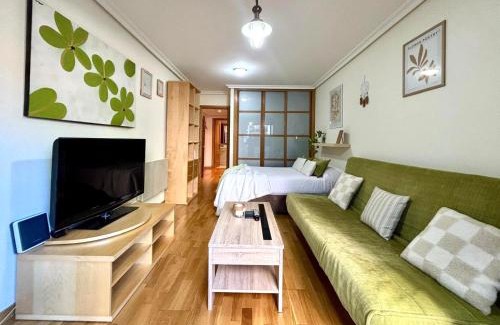 Baiona Old Town Apartamento | Holibai, Parruliña, Estudio moderno con terracita, Baiona