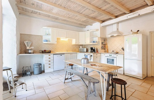 Saint-Laurent-de-la-Salle Casa | Casa de vacaciones 'Logis La Tour - Gîte Orangerie' con piscina privada, terraza privada y Wi-Fi