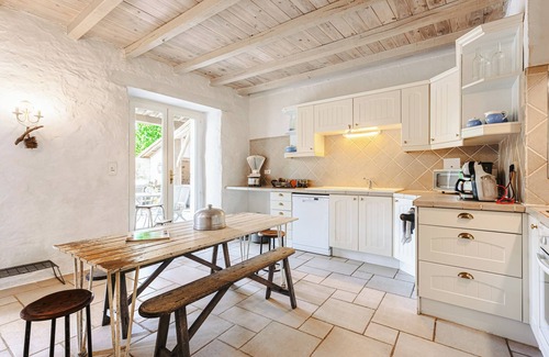 Saint-Laurent-de-la-Salle Casa | Casa de vacaciones 'Logis La Tour - Gîte Orangerie' con piscina privada, terraza privada y Wi-Fi