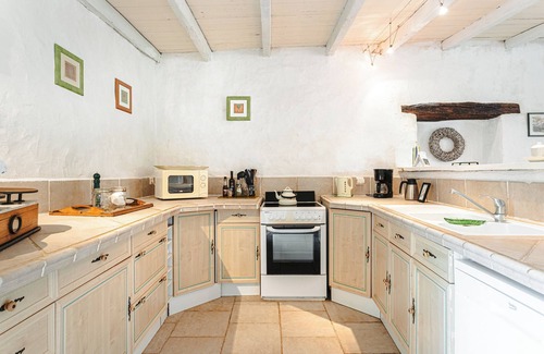 Saint-Laurent-de-la-Salle Casa | Casa de vacaciones 'Logis La Tour - Gîte La Tour' con piscina privada, terraza privada y Wi-Fi