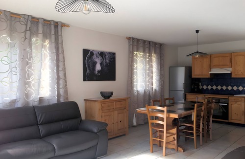 Saint-Jean-Saint-Nicolas Casa | Holiday Home 'Gentianes Bleues' with Mountain View, Private Terrace and Private Garden