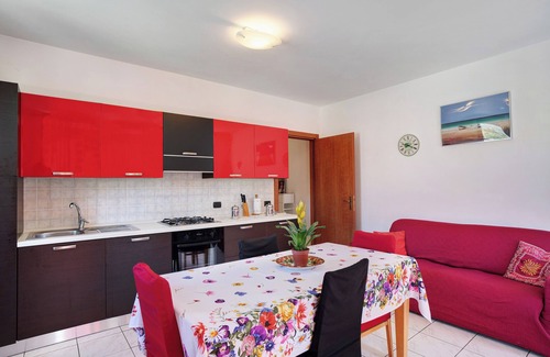 Bussana Apartamento | Apartamento vacacional "Bussana Mare" con vistas a la montaña, terraza privada y aire acondicionado