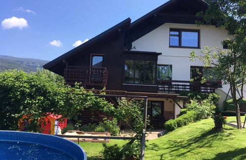 Rokytnice nad Jizerou Apartamento | Apartamento vacacional con piscina al aire libre