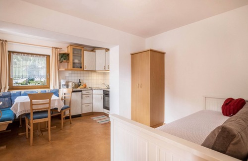 San Martino in Badia Apartamento | Apartamento vacacional A en Casa Belodei con vistas a la montaña y Wi-Fi; Aparcamiento disponible.
