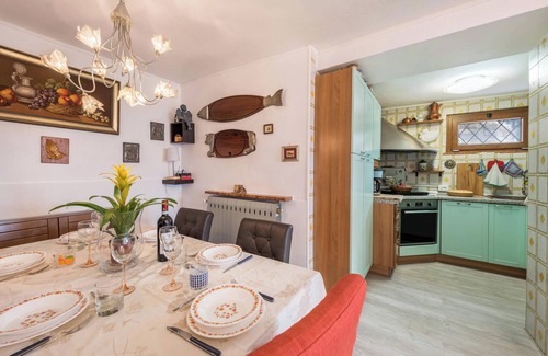 San Zeno di Montagna Apartamento | Apartamento vacacional en San Zeno con bonitas vistas al lago