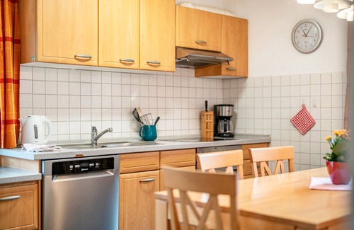 Elzach Apartamento | Apartamento vacacional 'Mohnblume' con vistas a la montaña, terraza privada y Wi-Fi