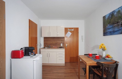 Leutkirch im Allgau Apartamento | Apartamento vacacional 'Eschach' con jardín comunitario, balcón y wifi