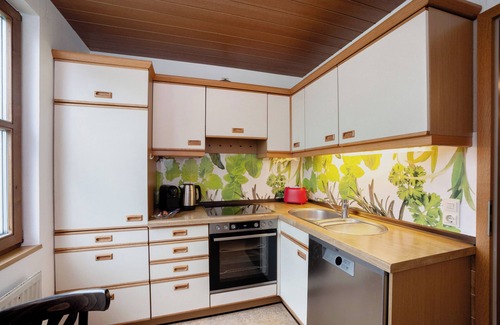 Leutkirch im Allgau Apartamento | Apartamento vacacional 'Fetzach' con terraza privada, jardín comunitario y wifi