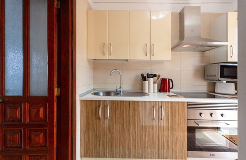 San Marcos Apartamento | Apartamento de vacaciones 'Vista Al Mar' con vistas al mar, jardín privado y Wi-Fi