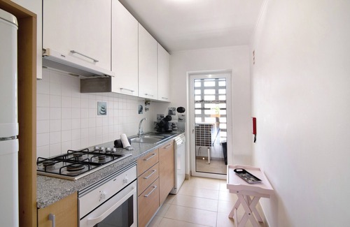 Canada Apartamento | Apartamento vacacional "Royal Cabanas Golf 89" con vistas al mar, piscina compartida y terraza