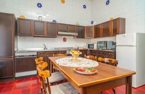 Piedimonte Etneo Apartamento | Apartamento vacacional "Il Comandante" con vistas al mar, balcón y Wi-Fi