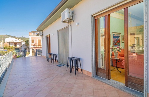 Piedimonte Etneo Apartamento | Apartamento vacacional "Il Comandante" con vistas al mar, balcón y Wi-Fi
