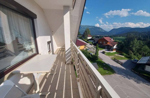 Bad Mitterndorf Apartamento | Apartamento vacacional con balcon y linda vista