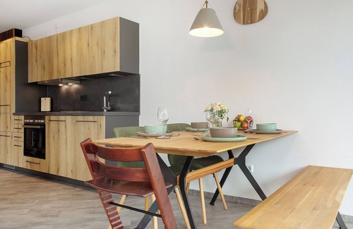 Waggershausen Apartamento | Apartamento vacacional "Waldruhe Hof Schütterle" con vistas al lago, jardín compartido y Wi-Fi